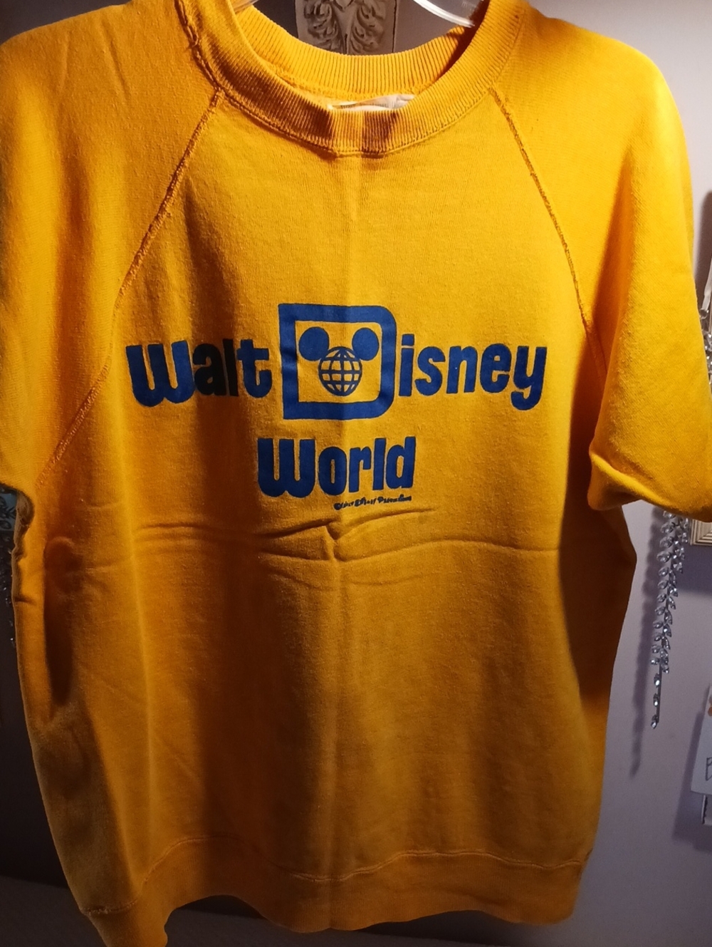 Walt Disney World Vintage Yellow Sweatshirt with Classic Design XL 🌍🏝🎡🎢